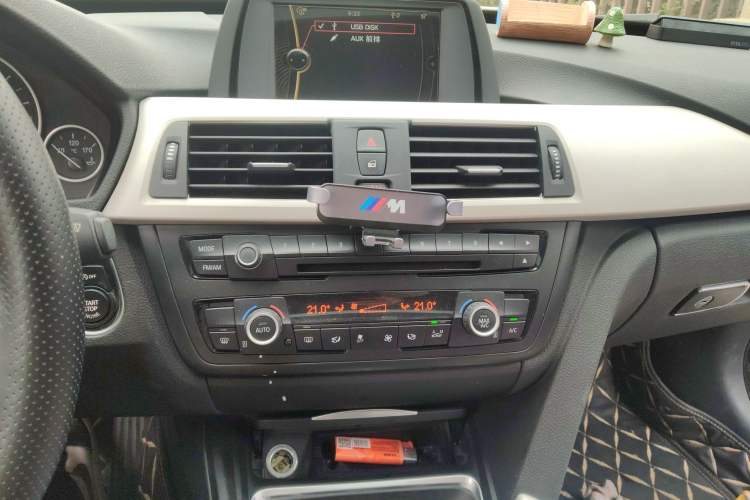 Used BMW 3 Series GT 2014 320i Leading Model
