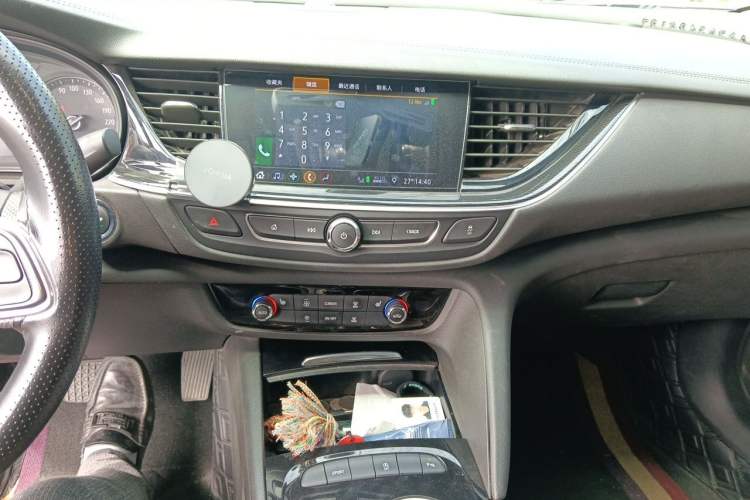 Used Buick Regal 2022 552T Smart Edition Audio And AC Panel