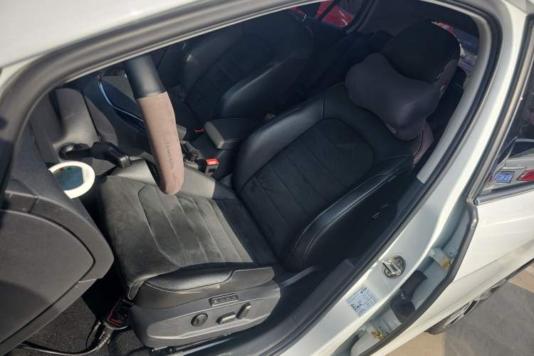 Used Volkswagen Golf 2018 230TSI Automatic Luxury Version
