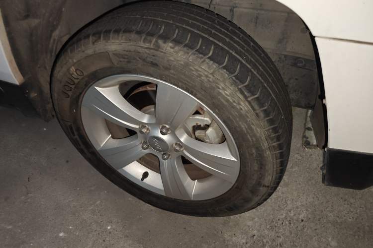 Used Jeep Patriot 2014 2.0L Sport Enhanced Edition Right Front Wheel Hub