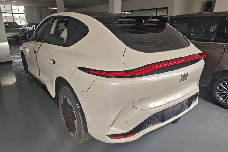 Used IM LS7 2023 77 kWh Urban Fit Rear-Wheel Drive Rear Left 45 Deg