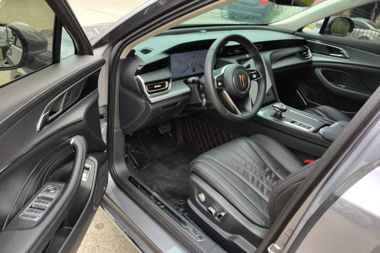 Used Hongqi H5 2023 2.0T Automatic Smart Connect Flagship Edition Driver Seat