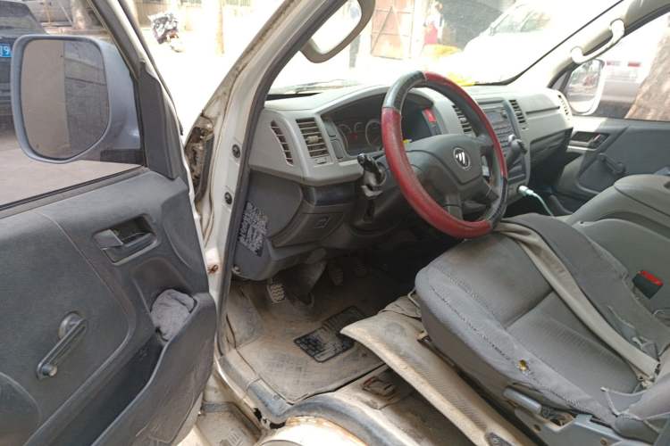 Used Foton Scenic G7 2017 2.0L Long-Wheelbase Commercial Van High-Roof Version 4 Seats 4Q20M Driver Seat