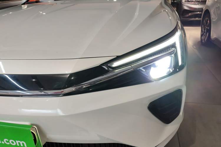 Used Rising ER6 2020 620 km Smart Edition Left Front Headlight