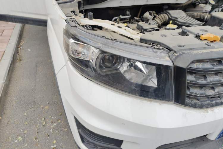 Used CHANGAN OSHAN X70A 2020 1.5L Manual Base Version Right Front Headlight