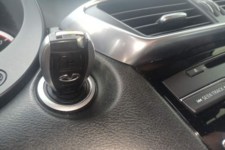 Used Infiniti QX30 2017 1.6T Two-Wheel Drive Fashion Edition