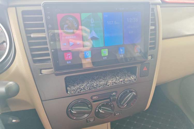 Used Nissan Tiida Sedan 2008 1.6L Manual Fashion Edition Audio And AC Panel