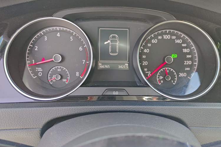 Used Volkswagen Golf 2016 1.4TSI Automatic R-Line
