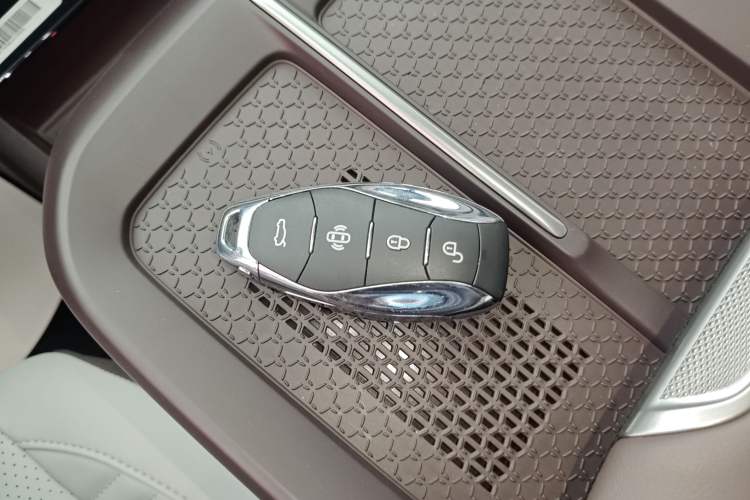 Used Hongqi EH7 2024 690 Pro