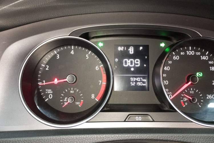 Used Volkswagen Golf 2016 1.6L Automatic Fashion Model