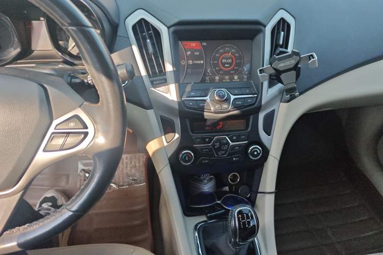 Used Chery Arrizo 7 2015 1.6L Manual ZhiXiang Edition Audio And AC Panel