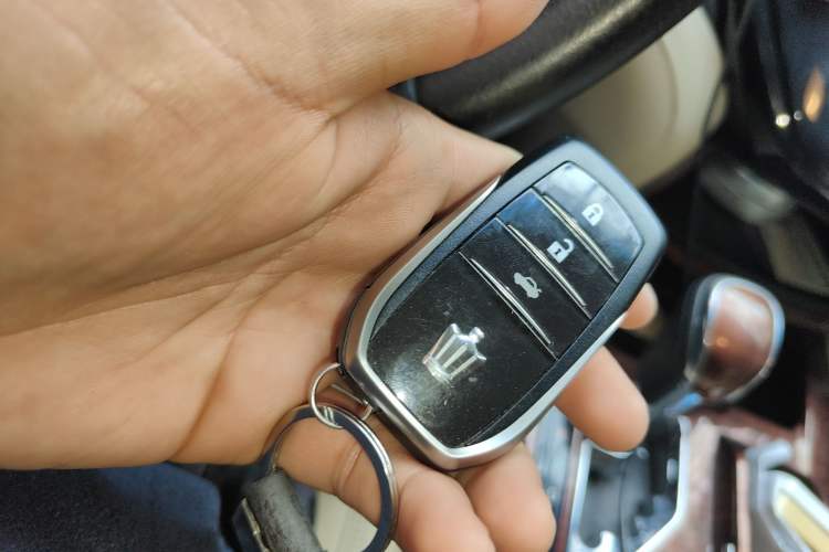 Used Toyota Crown 2017 2.0T Sport Edition
