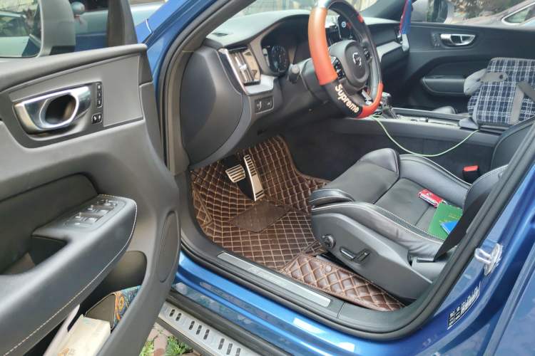 Used Volvo XC60 2019 T5 4x4 Zhiyuan Sport Edition China V Standard