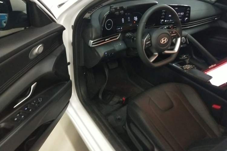 Used Hyundai Elantra 2023 1.5L CVT GLX Elite Edition
