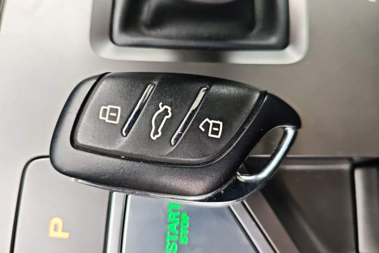 Used Roewe D5X DMH 2024 135 Tech Edition
