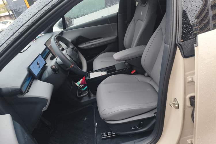 Used Lynk & Co Z20 2025 530 km Range Rear-Wheel Drive Pro
