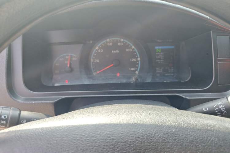 Used Farizon Xingxiang E6 2022 Van with High Roof Equipped with CATL 50.23 kWh Battery
