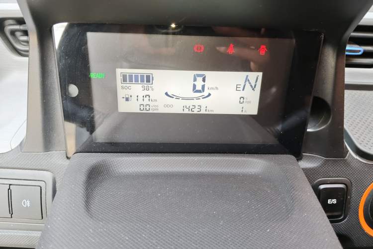 Used Wuling Hongguang MINIEV 2022 Easy Version Lithium Iron Phosphate Odometer Close Up