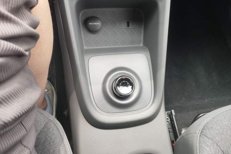 Used Wuling Hongguang New Energy 2025 Extended-Range Hybrid 50 km Standard Version