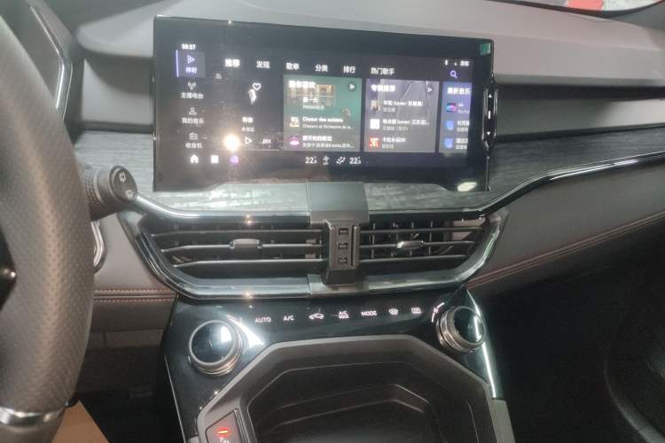 Used Lynk & Co 06 2020 1.5T JinPro model