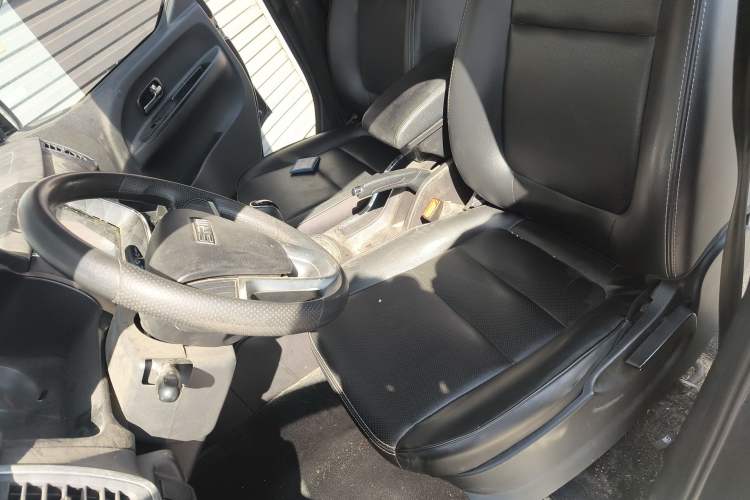 Used Jinbei Gold Hiace M Classic 2023 1.5L Travel Lion Passenger Vehicle 5/6/7 Seats