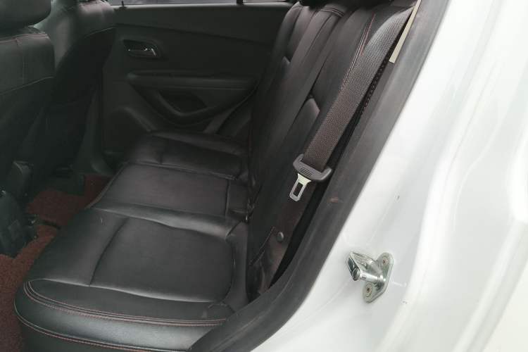 Used Chevrolet Trax 2016 1.4T Manual Two-Wheel Drive Comfort Version with Sunroof Left Rear Seat