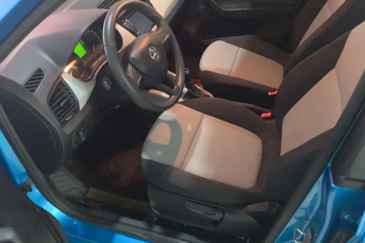 Used Skoda Fabia 2015 1.4L Automatic Front-Drive Model
