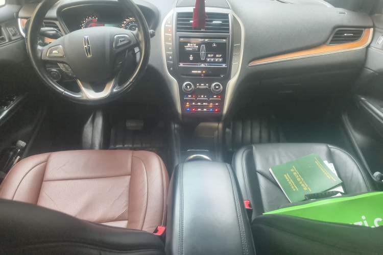 Used Lincoln MKC 2016 2.0T Two-Wheel Drive Luxury Edition Center Console