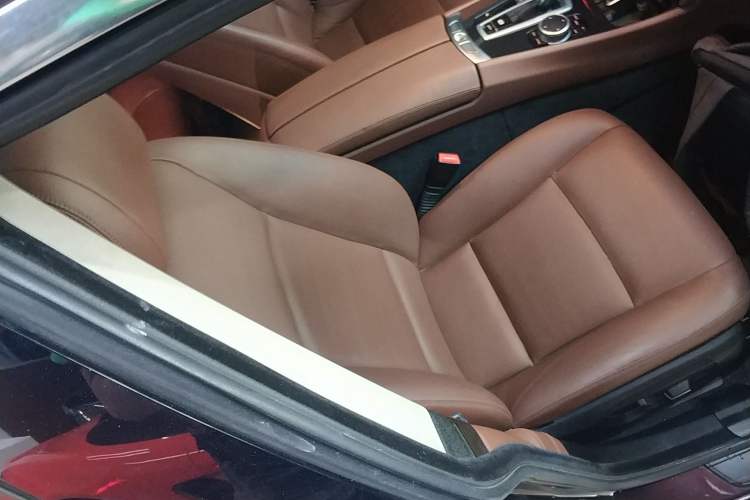 Used BMW 5 Series GT 2017 528i Leading Model
