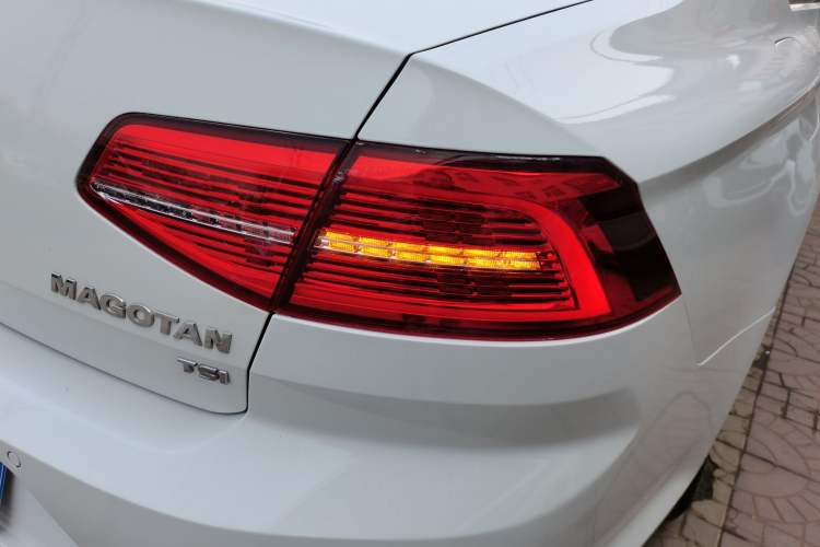 Used Volkswagen Magotan 2017 280TSI DSG Comfort Model
