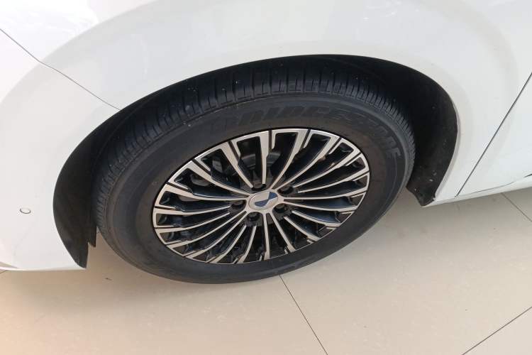 Used Denza D9 2022 DM-i 970 Four-Wheel Drive Flagship Model
