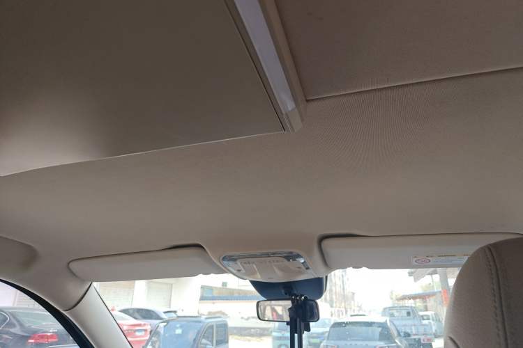 Used Mercedes-Benz Vito 2016 2.0T Elite Edition Headliner