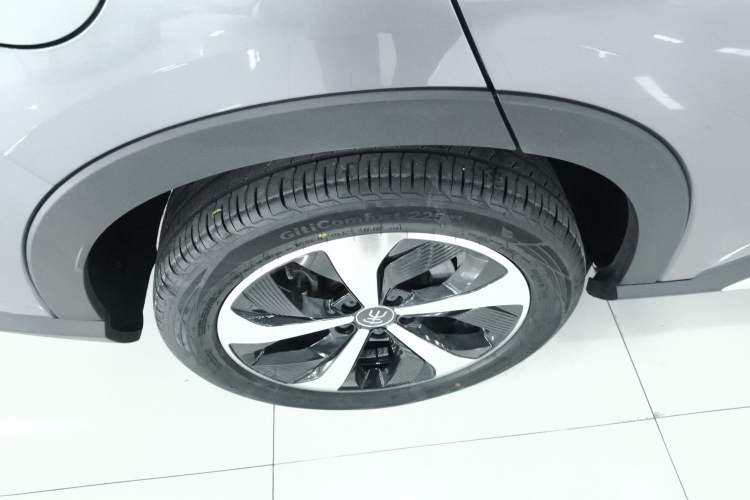 Used BYD Song PLUS New Energy 2021 EV Deluxe Model Right Rear Wheel Hub