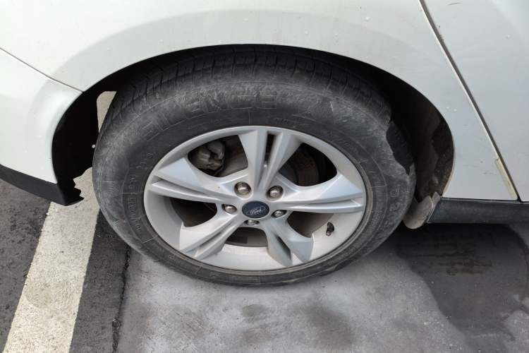 Used Ford Focus 2017 Hatchback 1.6L Automatic Comfort Plus SmartDrive Edition Right Rear Wheel Hub