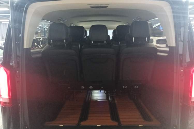 Used Mercedes-Benz Vito 2020 2.0T Business Version 7 Seats Trunk