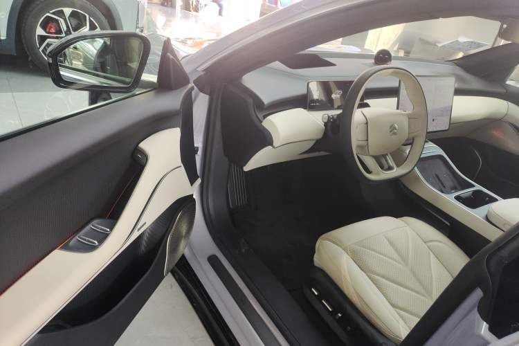Used Nio ET5T 2025 75 kWh Touring Interior 3