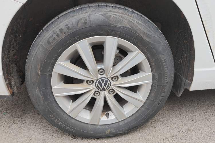 Used Volkswagen Lavida 2023 Revised 1.5L Automatic DeYi Edition Right Rear Wheel Hub