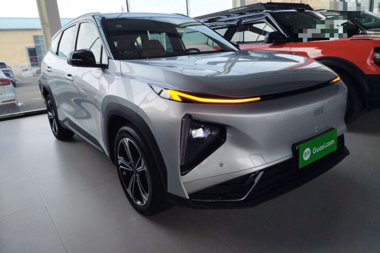 Used Geely Galaxy L7 2025 EM-i 115km Exploration+ Edition Front Right 45 Deg