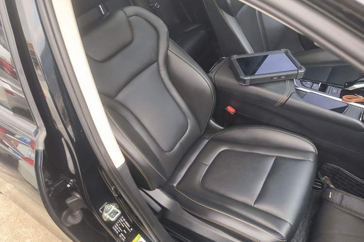 Used Bestune B70 2023 Third Generation 1.5T Automatic Enjoyment Version 70th Anniversary Edition Right Front Seat