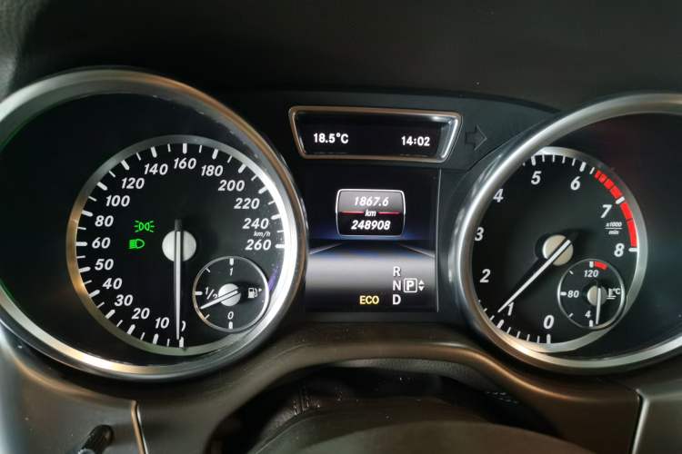 Used Mercedes-Benz M-Class 2014 ML 320 4MATIC
