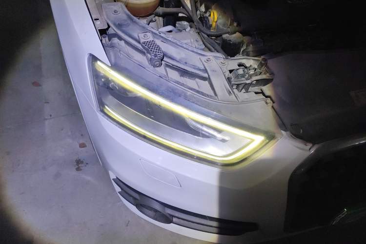 Used Audi Q3 2015 35 TFSI Comfort Model Right Front Headlight