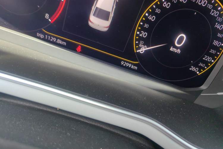 Used Volkswagen Bora 2023 300TSI DSG Prestige Edition Odometer Close Up