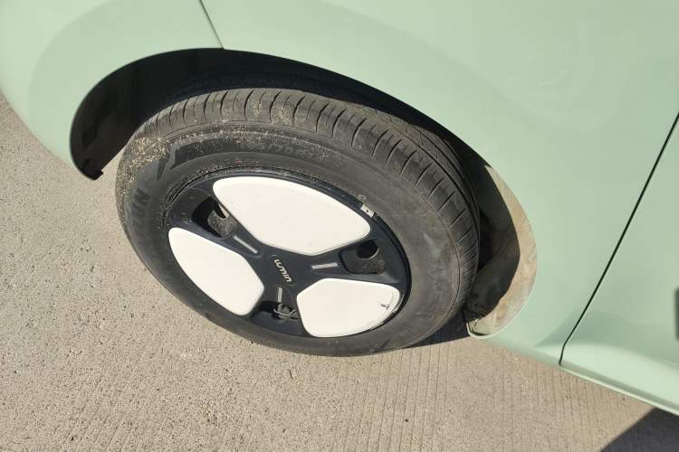 Used CHANGAN NEVO Lumin 2022 155 km – Refreshingly Sweet Edition Exterior 5