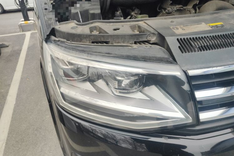 Used Volkswagen Multivan 2018 2.0 TSI 4x4 Prestige Edition 7-Seater Right Front Headlight