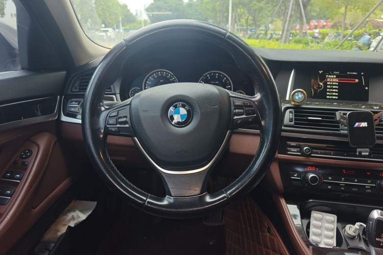 Used BMW 5 Series 2017 525Li Leading Model

