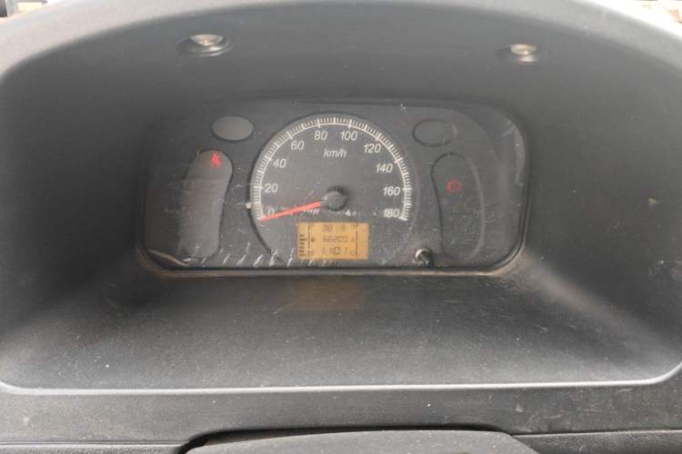 Used Wuling Zhiguang 2015 1.2L Practical LS-I Model Instrument Cluster