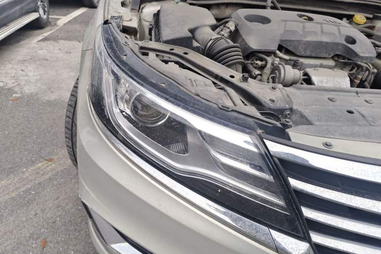 Used Roewe i6 New Energy 2017 45T Hybrid Connect & Smart Enjoyment Edition Right Front Headlight