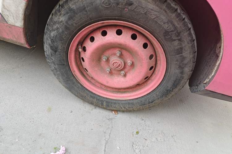 Used SRM New Energy E3L 2024 Custom Luxury Model Right Front Wheel Hub