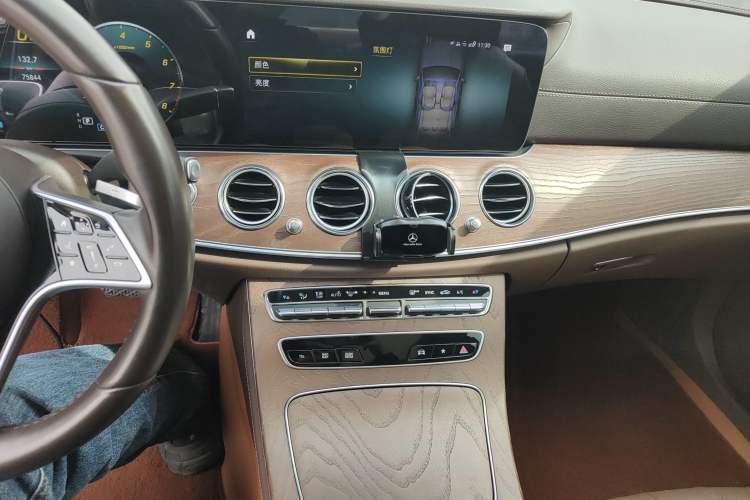 Used Mercedes-Benz E-Class 2022 Second Facelift E 300 L Fashion Edition
