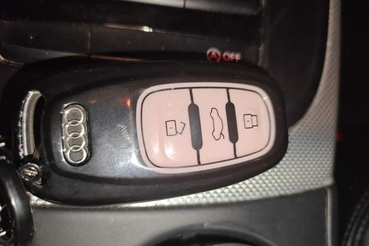 Used Audi A4L 2016 30 TFSI Collector's Edition Automatic Comfort Model Vehicle Key